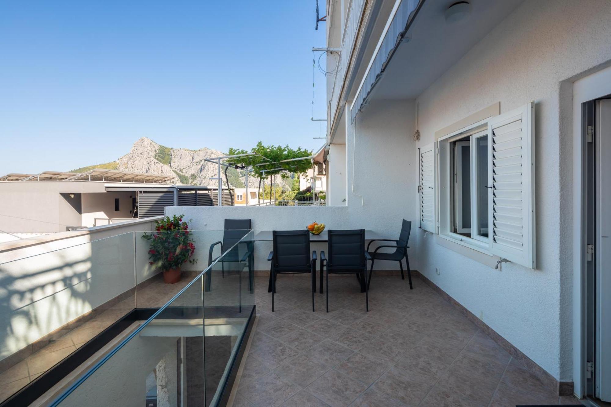 East Side Apartment Omis Exterior photo